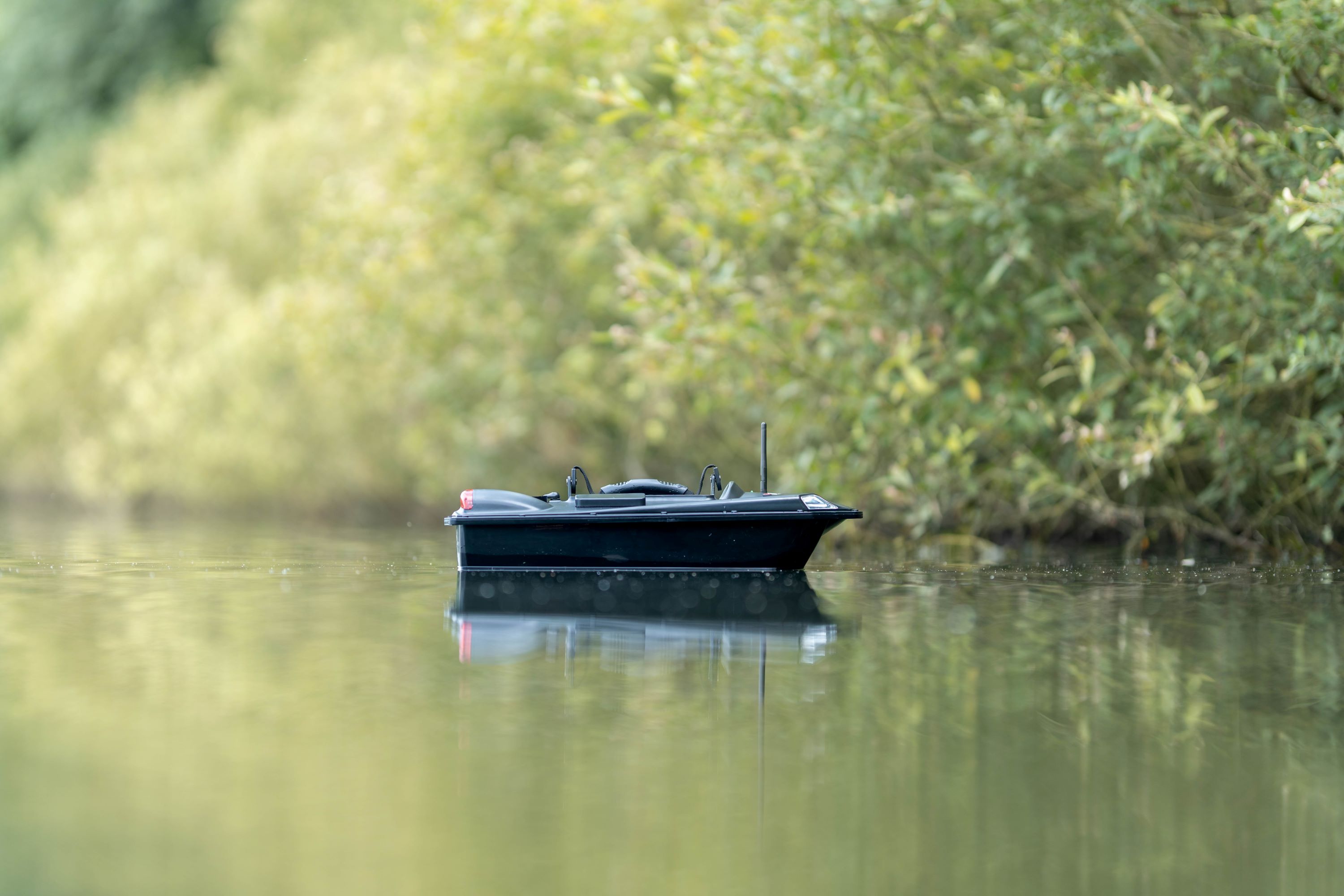 Navicarp Raider Voerboot