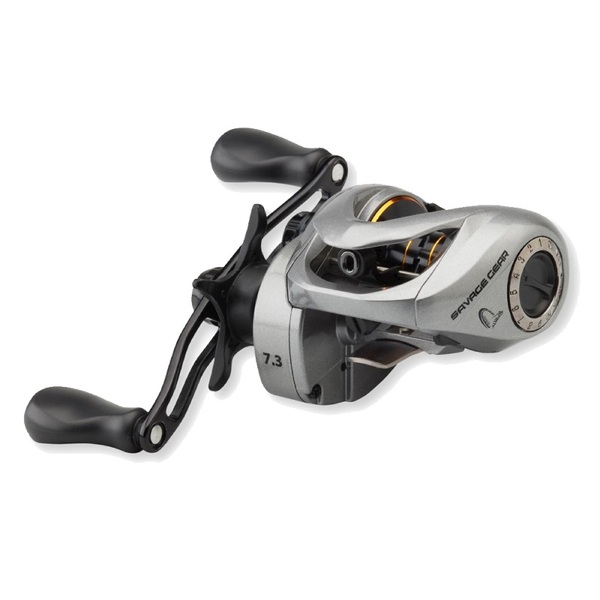 Savage Gear SG6 BC 300 LH Reel - Getoonde model is rechtshandig.