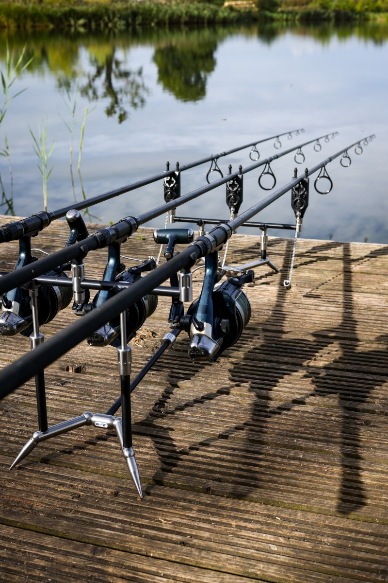 Summit Tackle Low Pro Adjustable Pod 3 Rod Black Edition