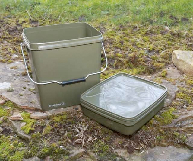 Trakker Olive Square Container 13L met Tray