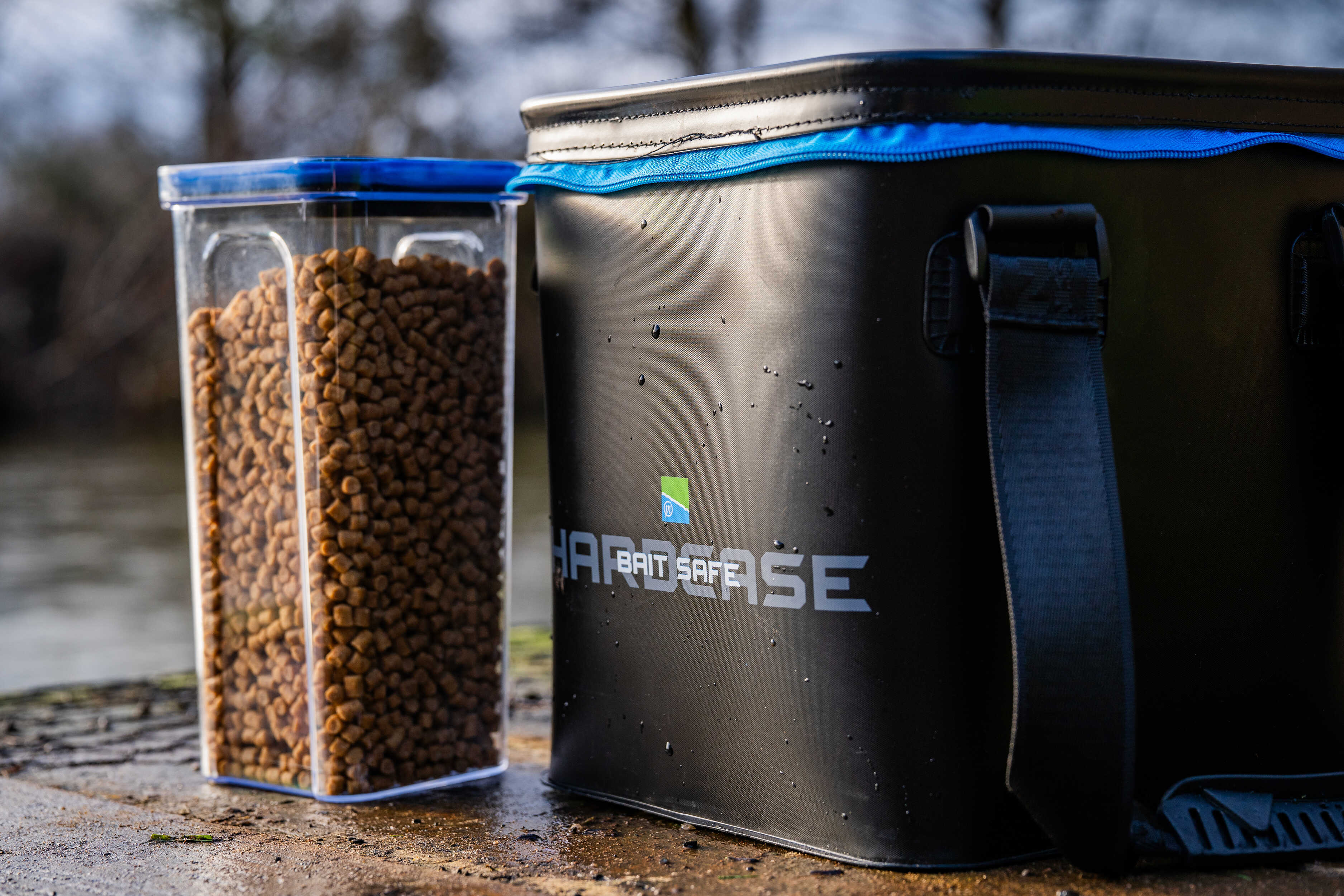 Preston Hardcase Bait Safe (Incl. 4 Voerbakjes)